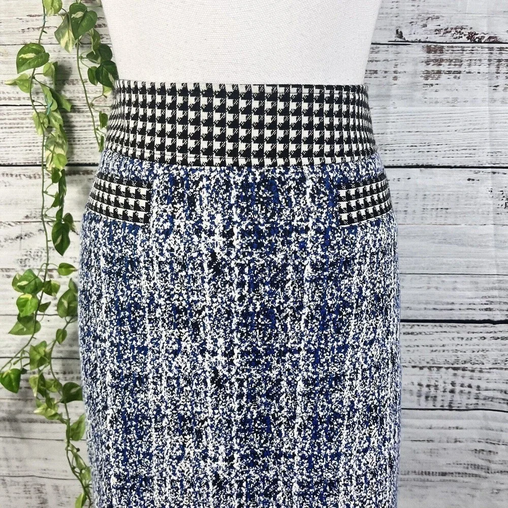 Cabi Skirt size 6 Black Hounds Tooth Blue Ponte Knit Pockets Knee A Line Stretch - Picture 3 of 11